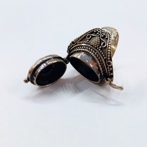 Vintage 800 Silver Genuine Sapphire Women's Poison Ring